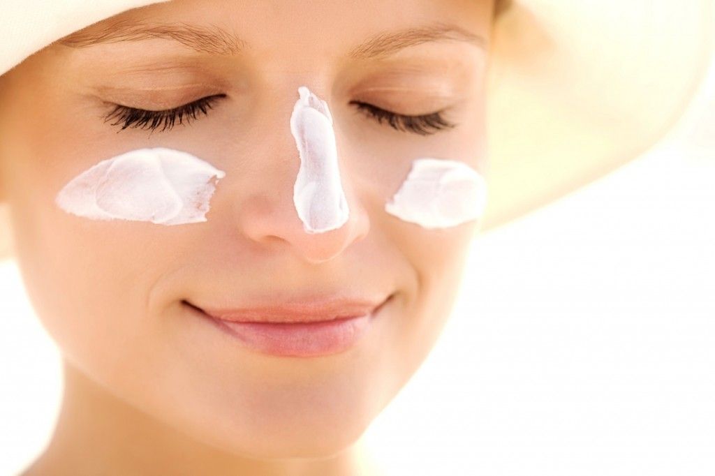 SoludSpain's tweet photo. #Rutina para cuidar tu rostro en la #Primavera y conseguir una #Piel luminosa Mujer recibiendo un masaje facial

Vía Clínica La Gesta https://t.co/5pE3JmhTw1

#Solud #Fotoprotección #CremaSolar #SkinCare #PielSana #Salud #ProtecciónSolar https://t.co/Spj8Ie0UHA