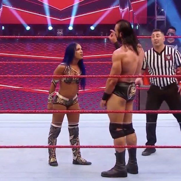 GlowESTBoss's tweet photo. Sasha Banks beat Drew McIntyre. We ain’t forget. #maineventbanksvsbelair https://t.co/Z1Jg0yLe3l