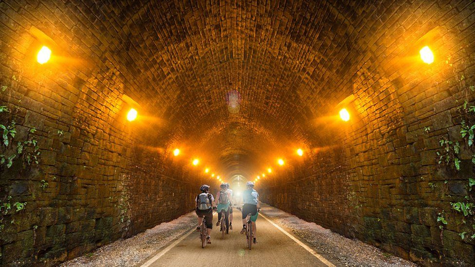 SAVEtoReuse's tweet photo. ⚠️Cost of keeping historic Queensbury Tunnel shut 'exceeds repair bill'😳@HighwaysEngland who maintain the structure, have long sought to infill the tunnel, despite plans for a new cycle greenway🚴‍♂️Sad to see it has now been left to flood ➡️https://t.co/FNxpDIUFCb https://t.co/6B9xEsnizG