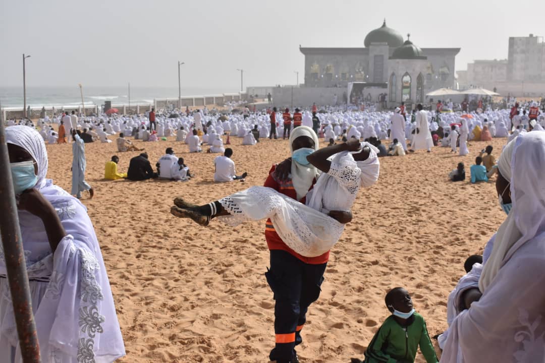 CrCamberene's tweet photo. Au secours ! #Humanisme #Redcross #kebetu #TL221 https://t.co/lMdCCX0PuG