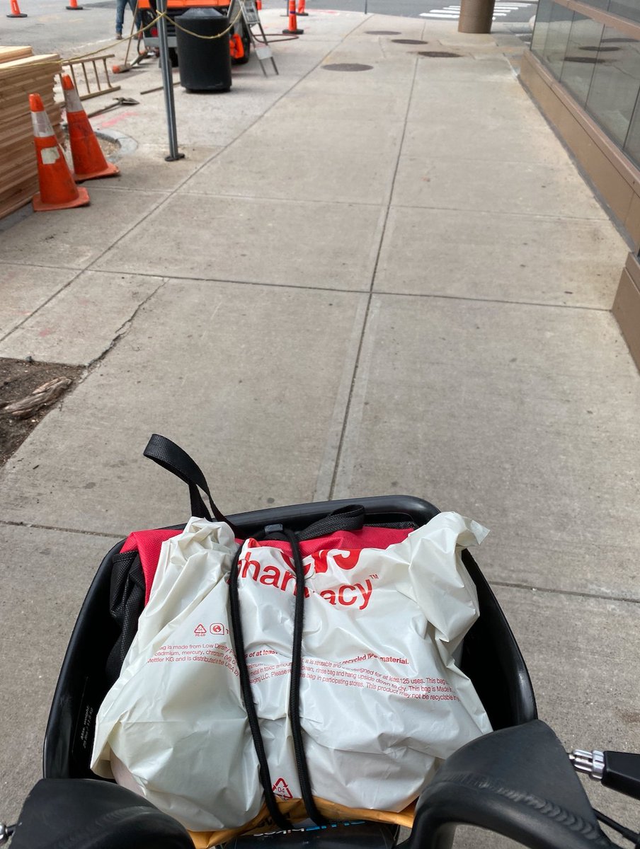 jfgm's tweet photo. A year ago, walked into creepy empty lab, learned to pack the essentials as we moved lab into kitchen, sanitized shared bikes like a maniac, and began to help out Madrid #makernurses https://t.co/j6IIPpL0R7