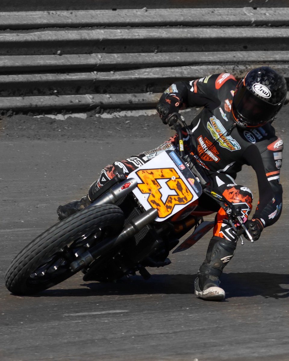 AmericanFlatTrk's tweet photo. The #Hogspoli fans are rallying behind @JamesRispoli ๐คWe are ready to see this guy jump his hog at the first TT of 2021! 05.01.21 ๐
#YamahaAtlantaSuperTT #HarleyDavidson #ProgressiveAFT https://t.co/OFQGYDLZnU