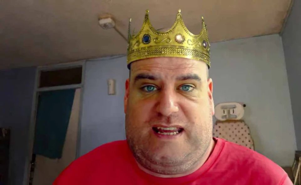 shad0w9130's tweet photo. @CallumAdams69 King Ian Adams, this'll be you if you keep puttin that chub on (Credit -u/downysyndromey Reddit) https://t.co/Xt39AKllwP
