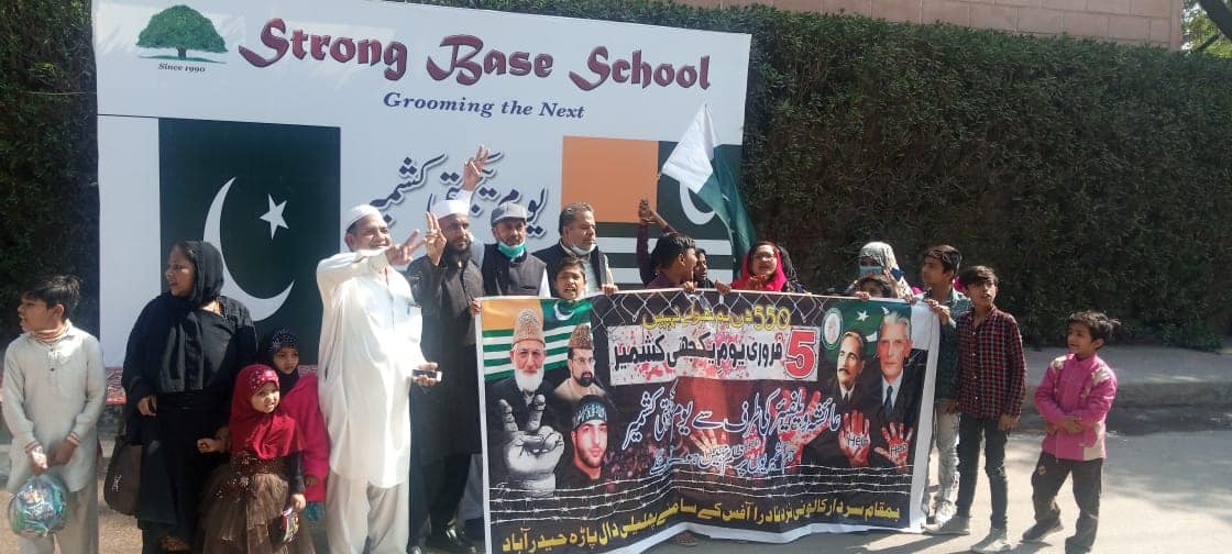 StrongbaseBase's tweet image. Kashmir Solidarity day was observed in  School.
Students delivered speeches , presented tableaus  and showed their solidarity with Kashmir.......