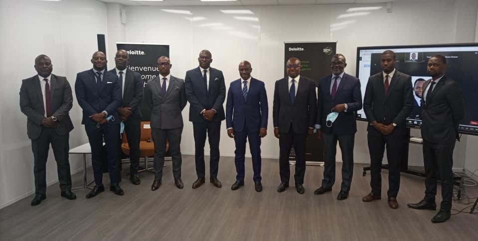 ProAO5's tweet photo. La 9ème édition des TMT ( technologie, Médias et télécommunications) organisé par #DeloitteCI a réuni d'éminents professionnels du domaine.
Parrainé par le ministère @AdomRogerFelix1 cette rencontre avait pour thème :‹‹ COVID-19, l'accélérateur de transformation››. https://t.co/Az2MAJVJLM