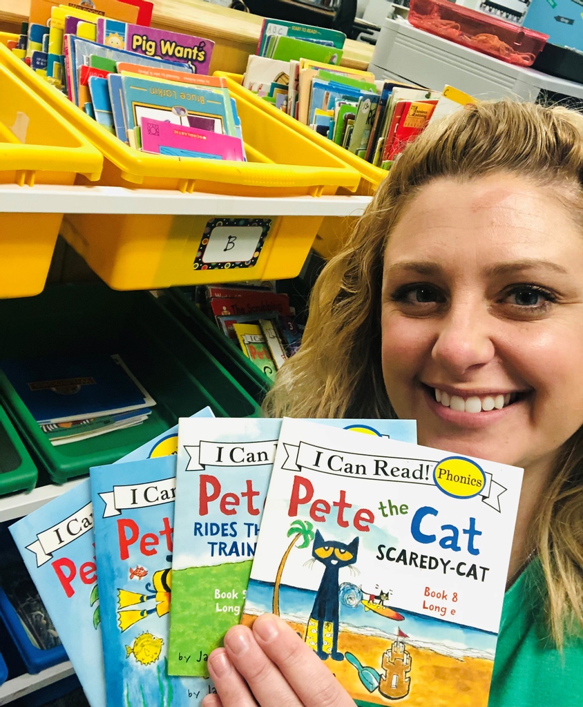 Jack_D_Johnson's tweet photo. FRIENDS OF JES: Mrs. Morgan says, "PTO filled our classroom library with new, captivating books that help keep my young readers engaged and excited about reading!" Thank you, PTO, for funding books for our littlest Dragons. #JESfamily #FriendsofJES #OurPTORocks https://t.co/shTqP5e6zq