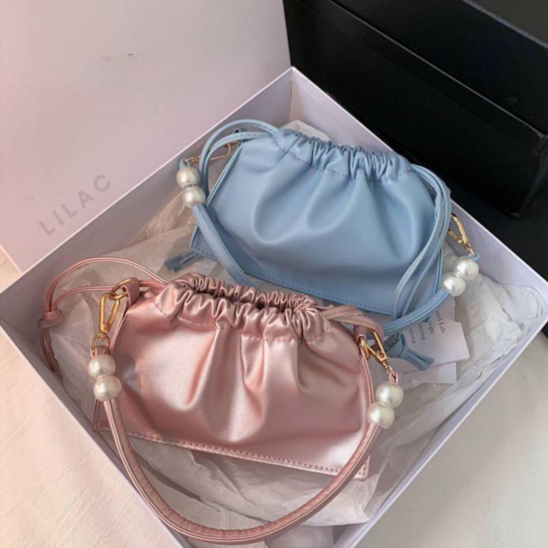 lilacandmelon's tweet photo. Tengok lah ni I jumpa bag cantik for hari raya RM33 only!! https://t.co/gqCcblKbwe