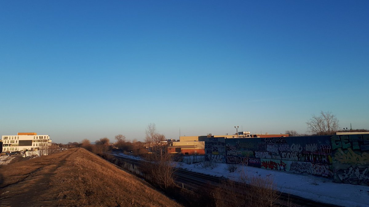 RamblingBlueOwl's tweet photo. Barely any snow left on the Forbidden mountain... just mud, burnt grass and naked trees... the first stage of Spring https://t.co/hkVyyL3TpH
