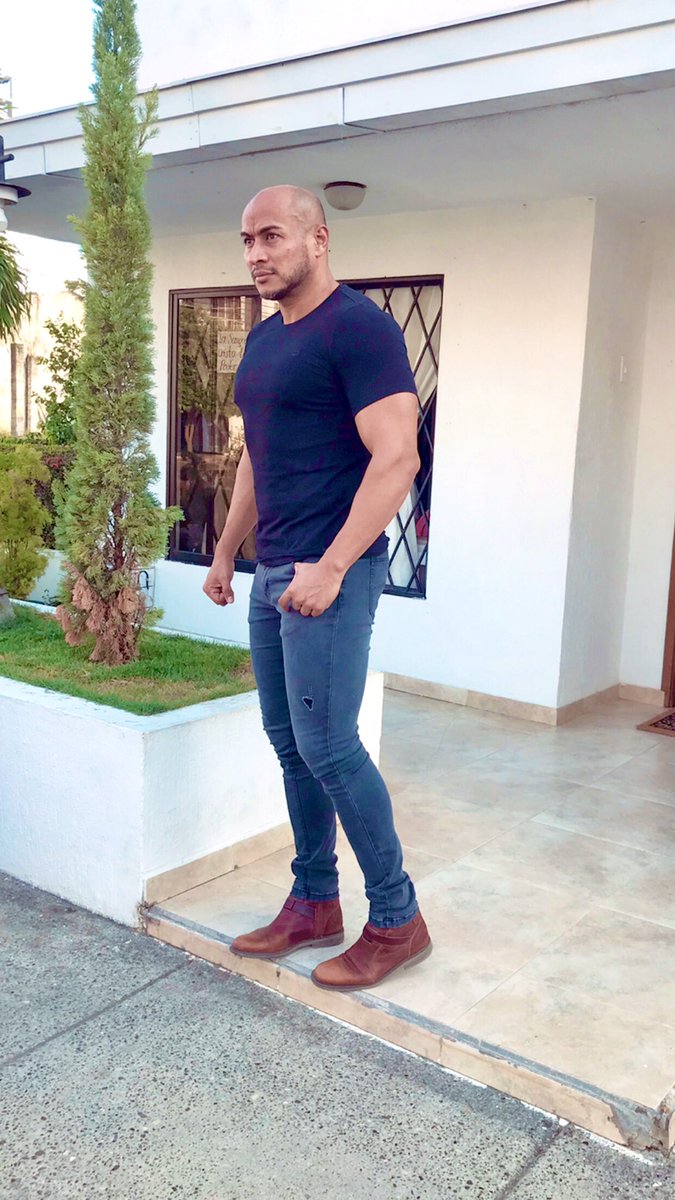 camarrobe's tweet photo. #helloeverybody #model #malemodel #fitness #FitnessModel #easthetic #Bootcamp #underarmour #underwearlover #muscle #abs #shredded #Nike #WorldWaterDay #flexfriday #onlyfan #onlyfans #onlyfaz #flex #traintoperform #bodybuilding #physique #fitspo https://t.co/JkiX1a7Lgn