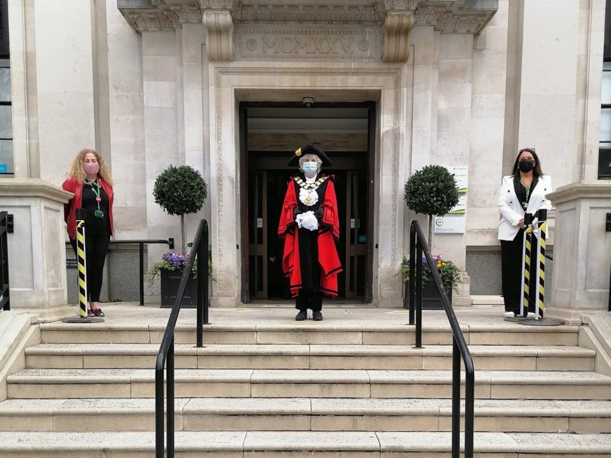 One year after the first national lockdown, we today remember the 356 people in Islington who have very sadly been lost to coronavirus

#LondonReflects #DayOfReflection <a href="/IslingtonMayor/">Islington Mayor</a> #coronavirus