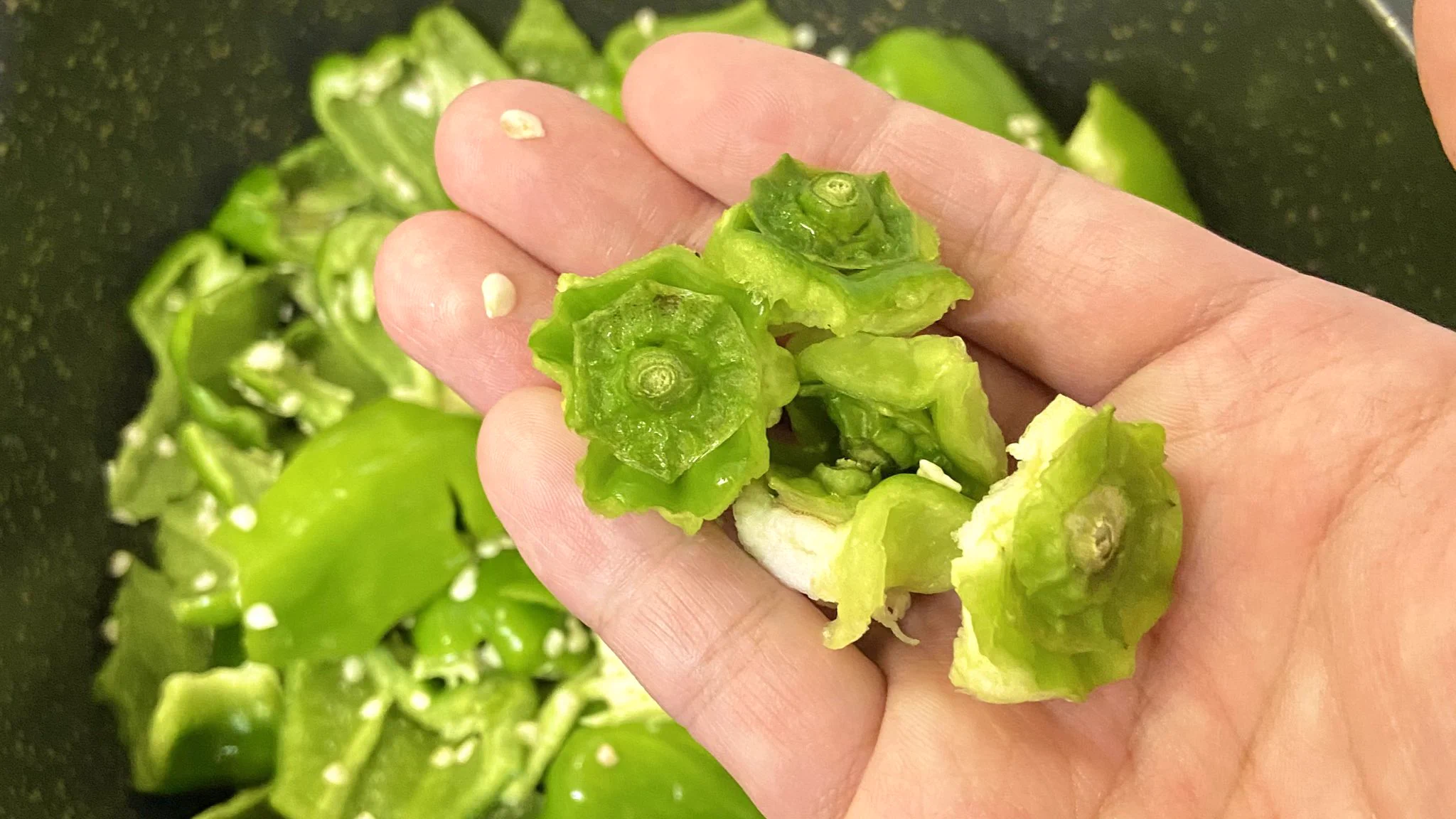 ピーマンが苦手な人でも食べられるかも？とっても簡単なピーマンレシピ！