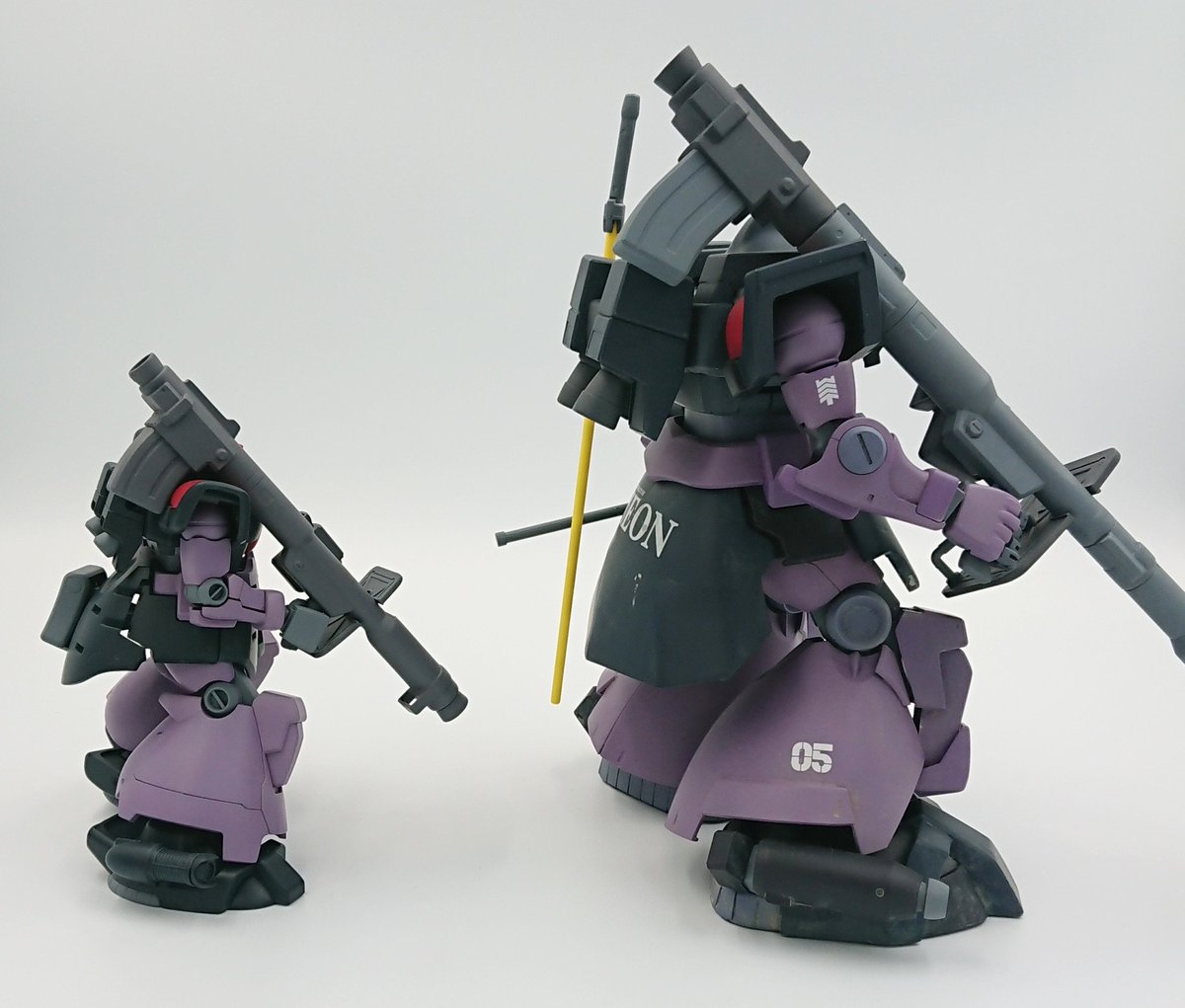 あかつく Hgucのドムトローペンと Mgプロトドムトローペンを 並べました これにて完了です ヽ