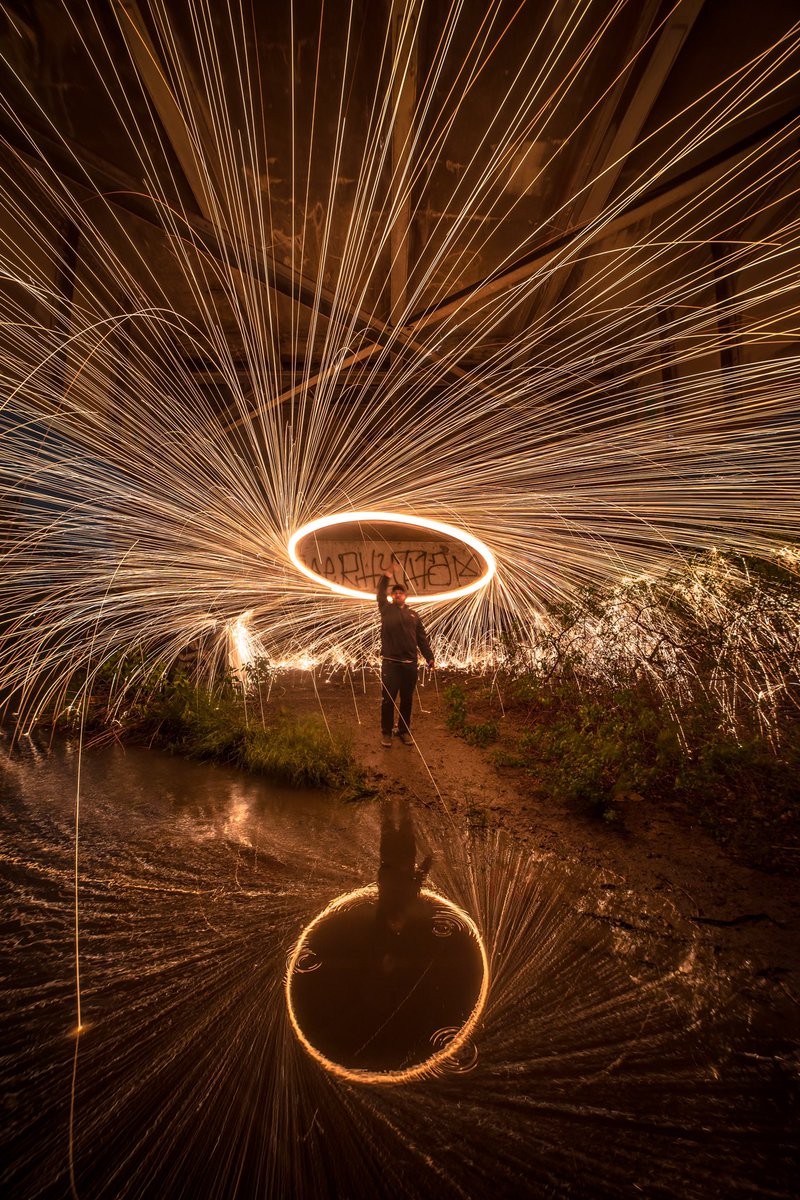 DanielKessel11's tweet photo. Sparkstorm

#steelwool #lightpainting #nikon #photography https://t.co/kB1brplOc3