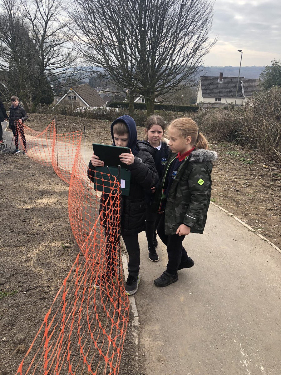 Hendrefoilan's tweet photo. Looking for angles in the outside environment #hdfpy5 #hdfpnum https://t.co/nd1o7pVMBx