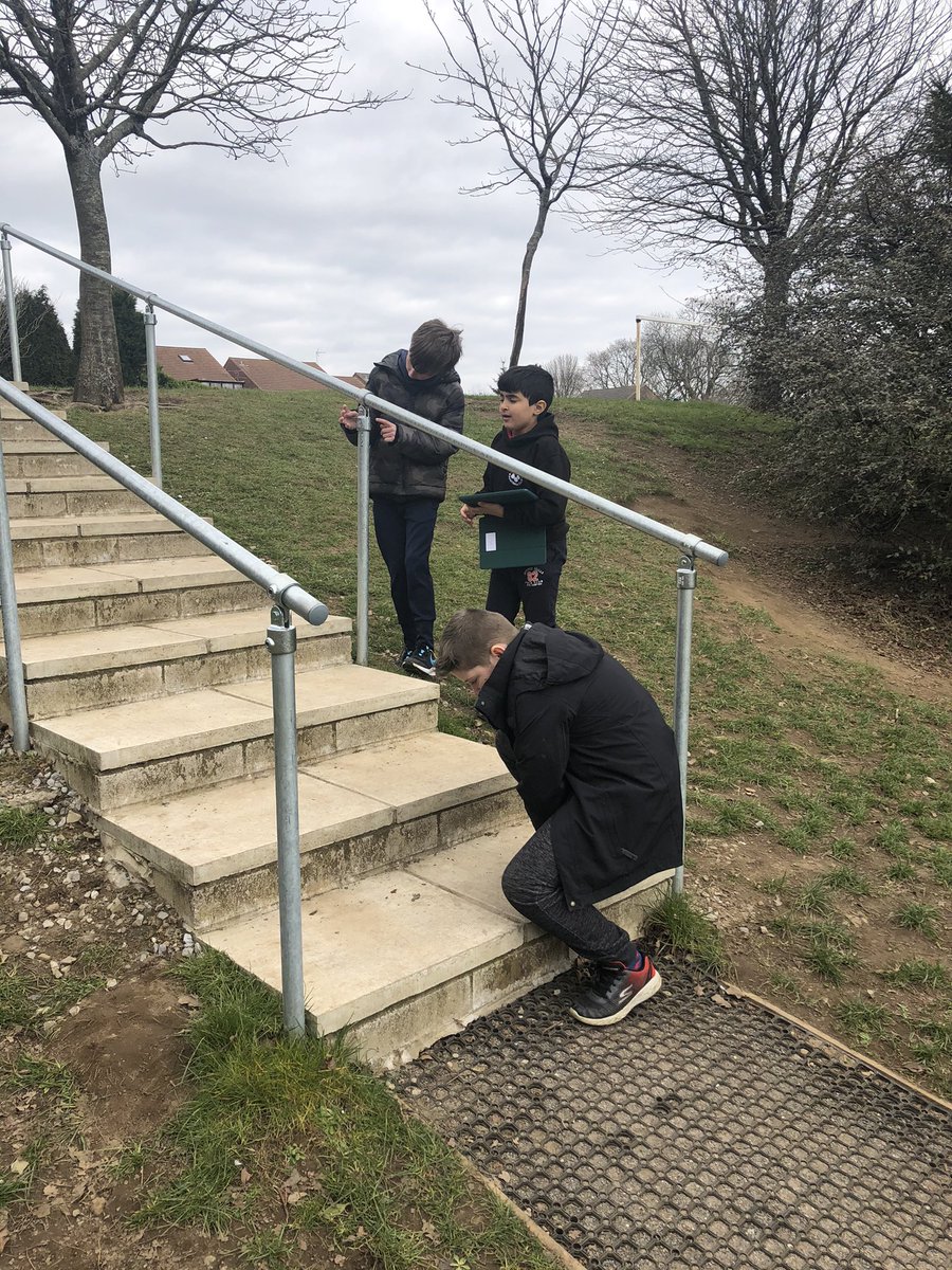 Hendrefoilan's tweet photo. Looking for angles in the outside environment #hdfpy5 #hdfpnum https://t.co/nd1o7pVMBx