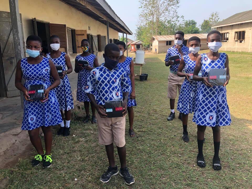 1billionafrica's tweet photo. The #STEM4Africa project is underway in eleven (11) schools in the Hwediem community.
All eleven schools have received their science set and our young innovators are already creating great stuff!
#1BA
#1billionAfrica
#WeAreSeven
#1BAis7
#STEM
#STEM4AFRICA
#S4A
#SDG4
#SDGS https://t.co/qgwQW2qquH