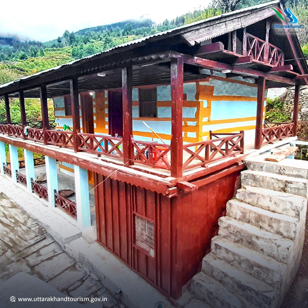 UTDBofficial's tweet photo. Harsil is a quaint picturesque village, located on the banks of the Bhagirathi River, on the way to Gangotri in Uttarakhand. Mountain Village Stay - Dharali Heights in Harsil offers authentic homestay experience to travelers. For more info contact: mountainvillagestay@gmail.com https://t.co/yJOu8HQABt