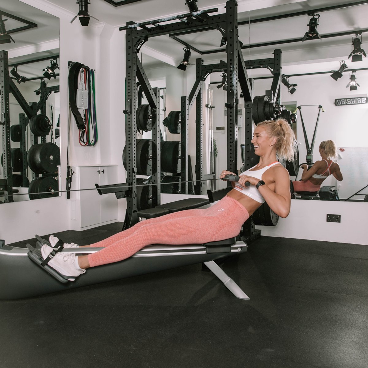 Hydrow_by_CREW's tweet photo. @zannavandijk putting her Hydrow to good use. #HydrowAtHome https://t.co/wnvpImUzzy