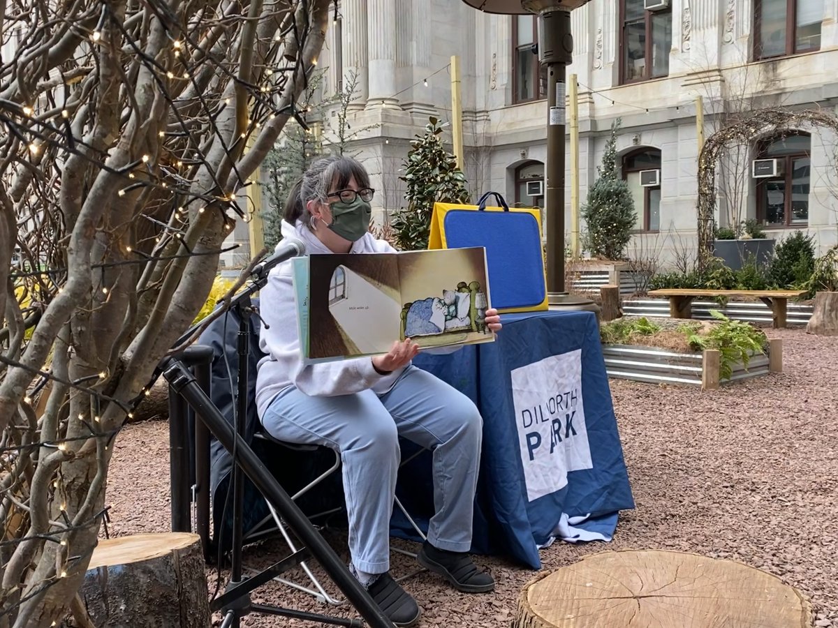ccdphila's tweet image. Storytime in the Wintergarden is back at Dilworth Park this morning from 11am to 12pm. Join us, along with @freelibrary, for a new tale on the Greenfield Lawn. ⁣
⁣
As always: ⁣
Mask up 😷 ⁣
Keep 6ft of social distance ↔️ ⁣
Stay home if you’re sick 🤒⁣