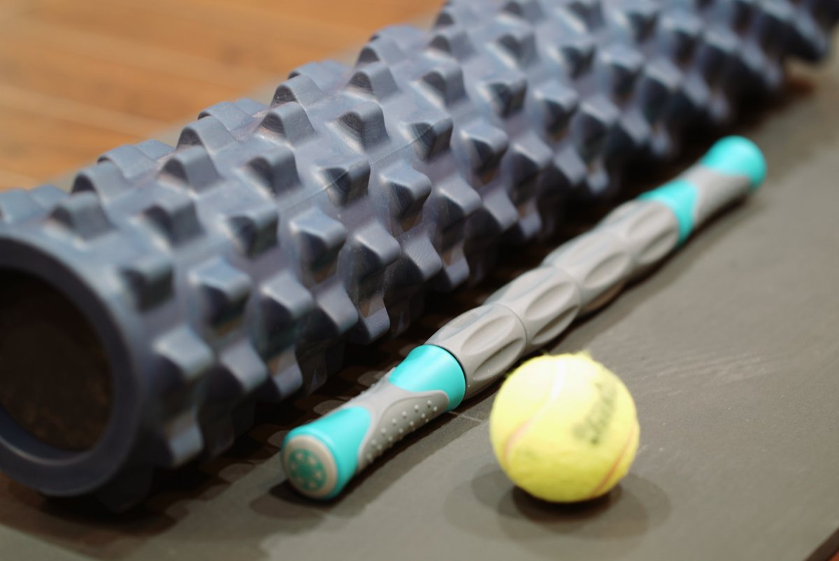 vrogovskyPT's tweet photo. Self Release Tools 💥
My top 3 favourites:
1) Rolling pin
2) Foam roller
3) Tennis ball 

Why use them?
- They help release tight muscles.
- You can do them at home/gym/work.
- You're giving yourself a massage.
- You control the pressure.
- Minimal and inexpensive equipment! https://t.co/B8uJN4npzl