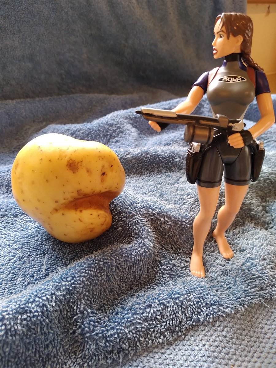 #LaraCroft and the deadly Great White Potato #shark 
😱🤣🙈🥔🦈
Unfortunately a spud masher isn't included in her arsenal of weapons