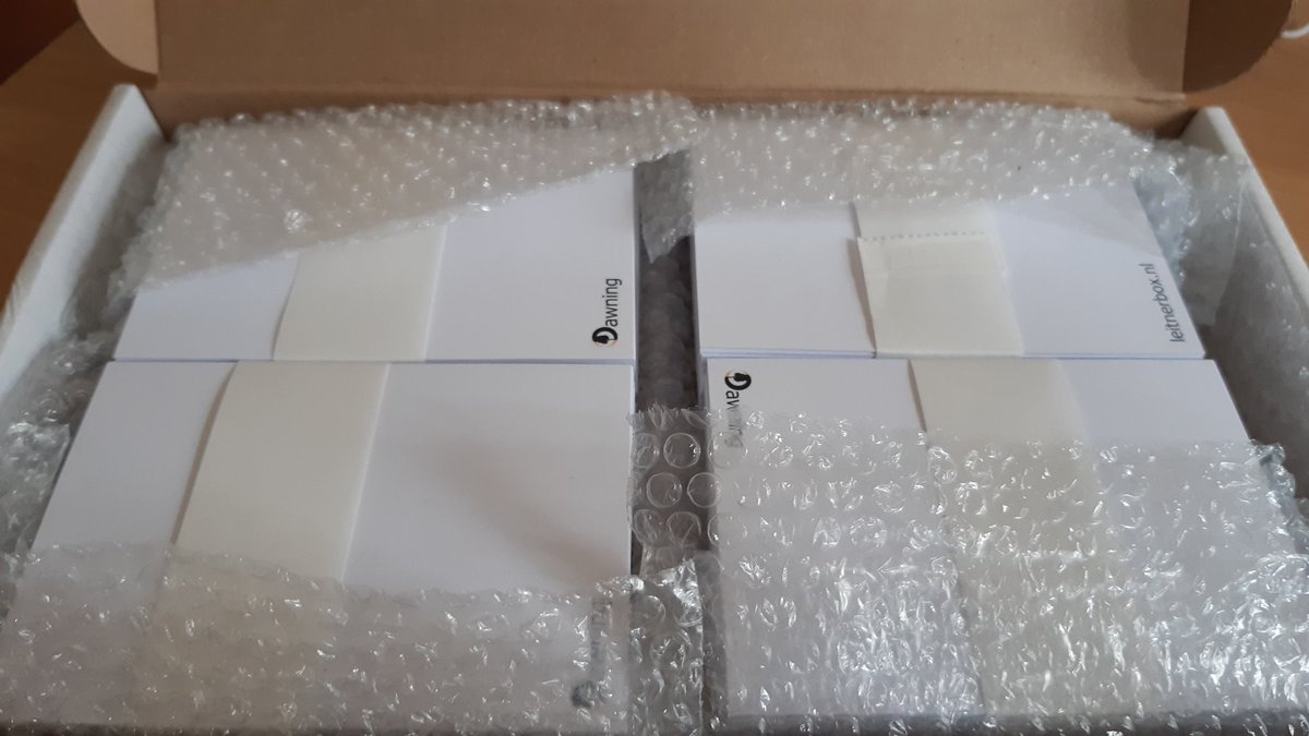 AlexSteenbreker's tweet photo. Het voelt een beetje belachelijk om een bestelling bij mezelf te doen en vervolgens een pakketje naar mezelf te sturen 😅 maar de beste manier om fouten en problemen op te sporen is door het hele proces op proef te doorlopen 😊 #webshopinaanbouw #proefdruk #goedkopeflashcards https://t.co/PqXVnNu3lG