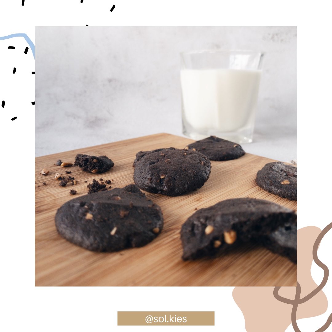 shudisaleh's tweet photo. Hi! Bosan ke tu? Jum try Dark Chocolate Cookies from @sol.kies 

Get our Cookies for RM25, 280g

Support my small business nak belikan toys untuk dak kecik 😛

Here’s the link for ws &amp; shopee ✨
https://t.co/b7MzEOzXl6
https://t.co/PMOx3hOQNd https://t.co/iZT6q0GmpD