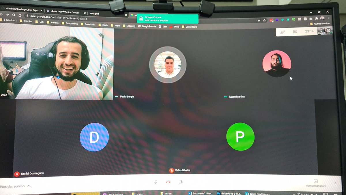 danilosipi's tweet photo. Participar de uma reunião de penetra as 23h da noite de um sistema/empresa q vc nem faz mais parte e nem eh sua responsabilidade mais é ser super bem recebido, não tem preço, deu até saudade qse me convenceram ahaahahah #portocap #clientefiel #confianca https://t.co/49CAYllR5B
