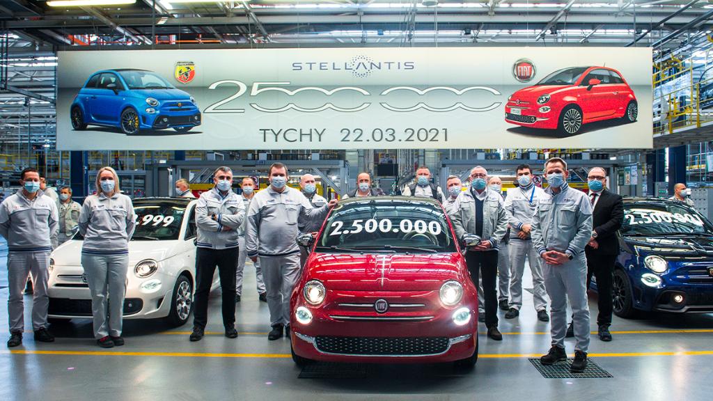 Estamos muy orgullosos de nuestro último logro: ¡2,5 millones de 500 producidos!

¿Es el tuyo uno de ellos?

Celébralo con nosotros y comparte una foto de tu Fiat 500.

Descubre más:  bit.ly/31bwLjG