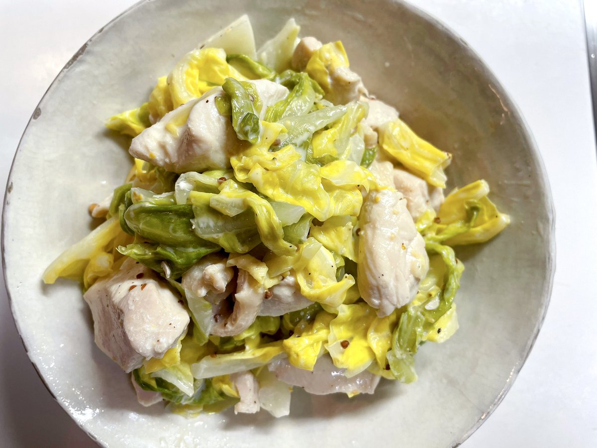 おりえ こないだ作った蒸しキャベツが美味しかったので 今日は春キャベツと鶏胸肉のマスタード和えにした ちょっと美味しくてドヤりそう おつまみに良いやつだね 春だ春だ