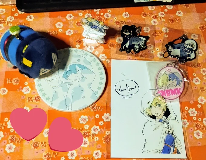 えへへへへへへへへ推し作者さん達のグッズもいっぱい…!!大事にします、大事にします!!!!!! 
