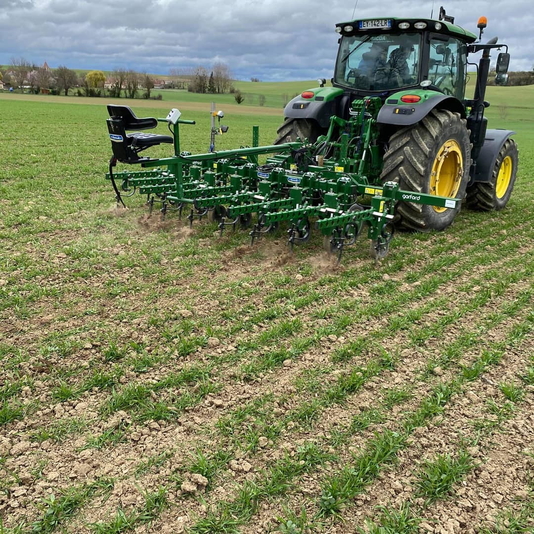 Semaine de diversification pour les 2ndes Agri !
Au programme :
- Initiation à la soudure
- Conduite et entretien du matériel agricole
- Visite d'une exploitation céréalière: matériels agricoles, vie du sol, stockage a la ferme, filière
- Démo d'une bineuse à caméra pour céréales