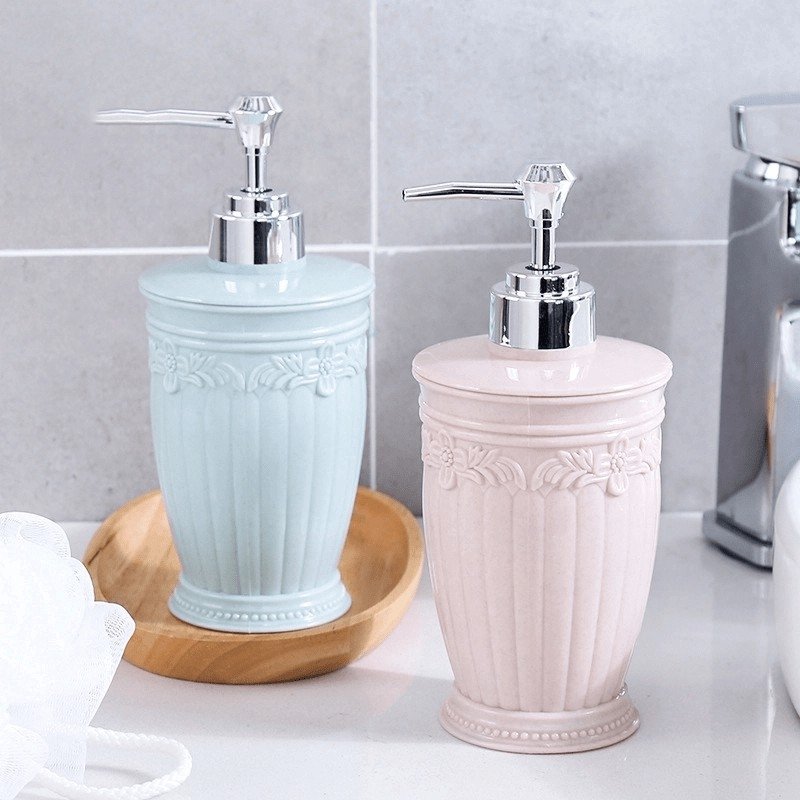 threadshopee's tweet photo. Rekomendasi dekorasi kamar mandi/toilet rapi dan aesthetic✨

✨✨A THREAD✨✨ https://t.co/KxxYpN1bGp