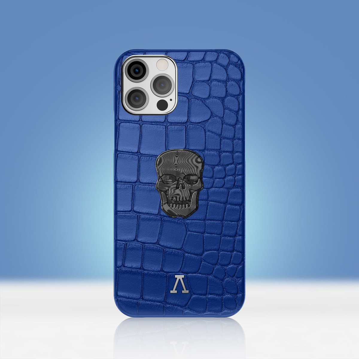labodetofficial's tweet photo. A bold carbon skull decorates the new edition of our Classic leather cases. The skull is forged from two carbon fiber plates with different patterns to add depth and volume to its design. Available in alligator, python, and ostrich leathers. https://t.co/e0KcecgdIL
#Labodet https://t.co/zSw0ccrood