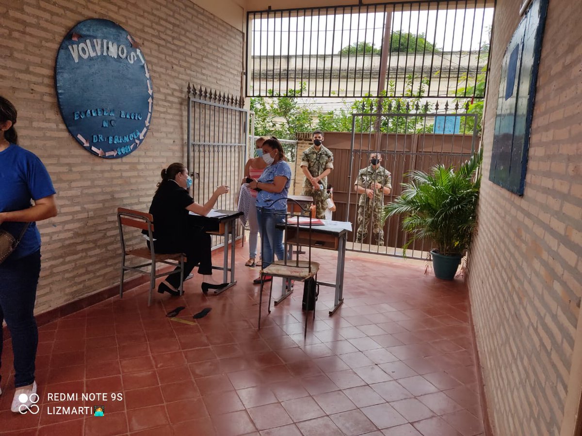 DGGED15's tweet photo. Operativo distribución de kits de alimentos en la Escuela Básica N° 6 Dr. Francia @BrunettiJuanMa @Supracielito @Leticia00534393 @mcceresgonzlez1 @Ftima43239476 @JoseMedinaGaut1 @Karenme26522774 @RocoVer39217404 @Ronald40790360 @MirtaOtaz2 @ https://t.co/5OPCiI5sKb