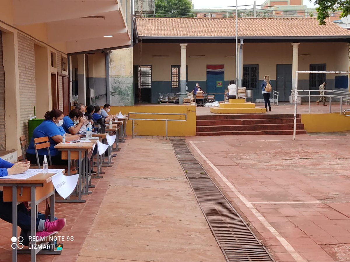 DGGED15's tweet photo. Operativo distribución de kits de alimentos en la Escuela Básica N° 6 Dr. Francia @BrunettiJuanMa @Supracielito @Leticia00534393 @mcceresgonzlez1 @Ftima43239476 @JoseMedinaGaut1 @Karenme26522774 @RocoVer39217404 @Ronald40790360 @MirtaOtaz2 @ https://t.co/5OPCiI5sKb