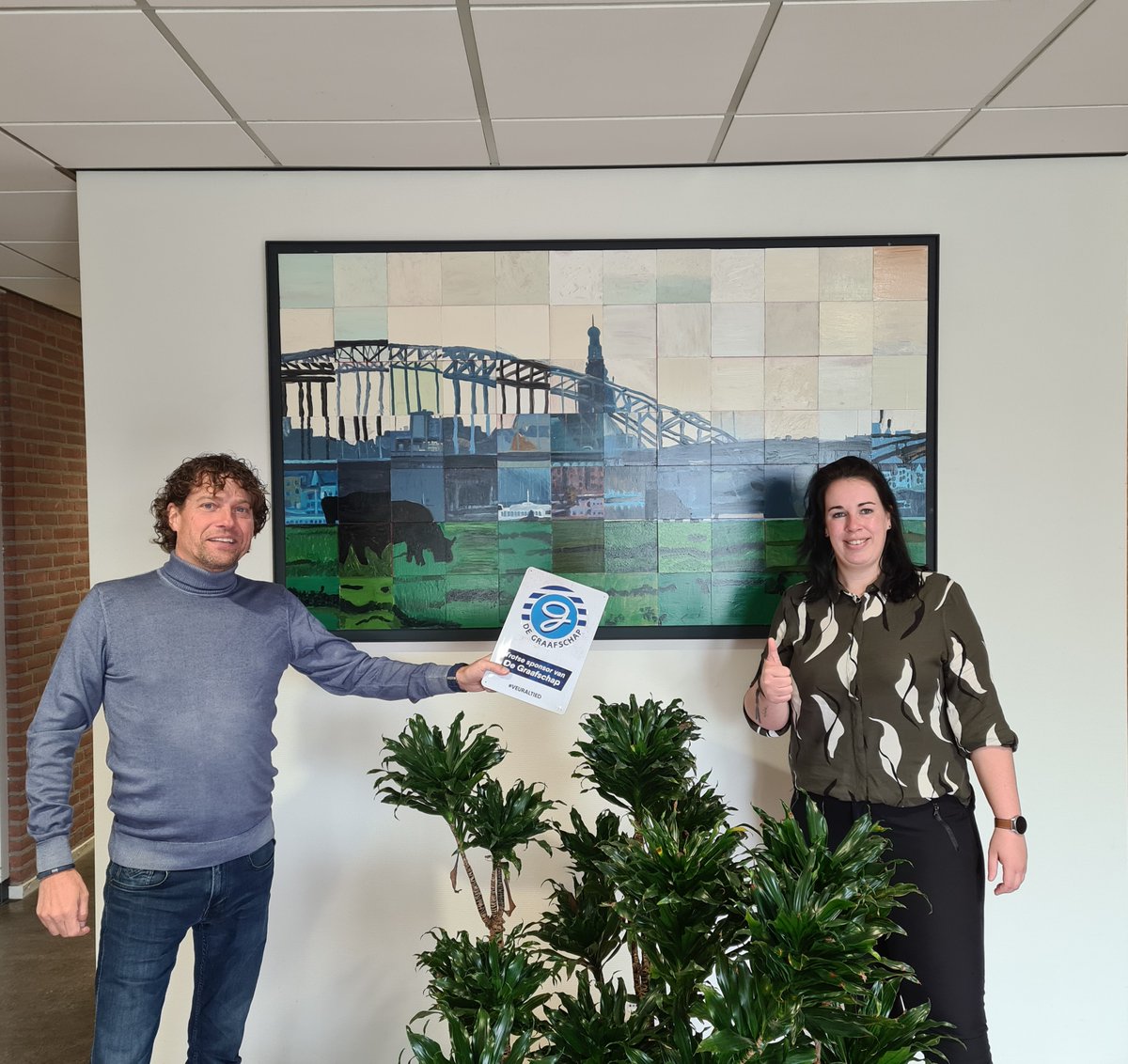 Vanochtend op bezoek geweest bij Superboer <a href="/Bart_Welling/">Bart Welling</a> (Welling Bouw) in 'het hol van de leeuw' in Nijmegen! Veel collega's hebben een rood-groen-zwart hart. Mooi om de verhalen van Bart, met een blauw-wit hart, te horen!💙 #samendran