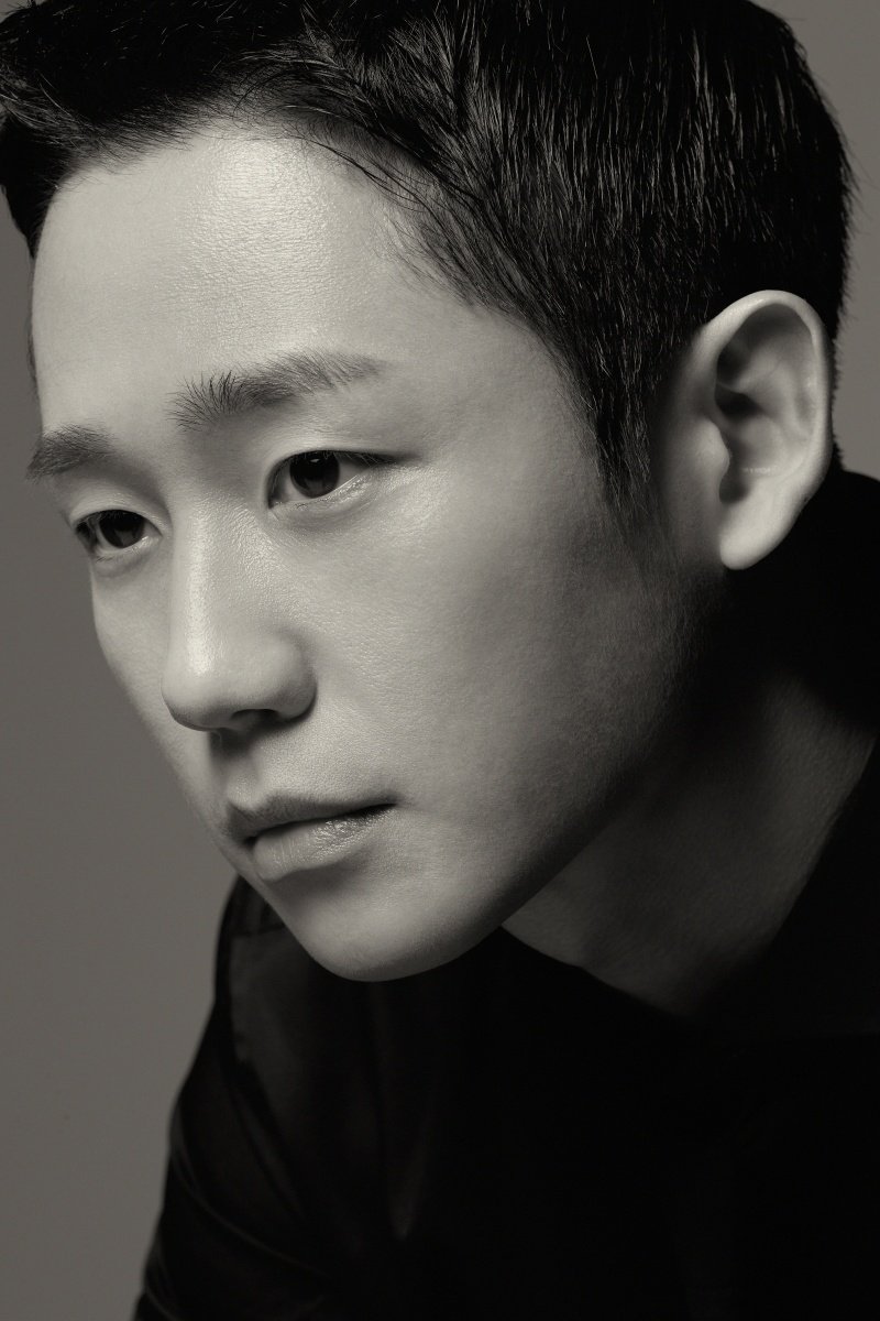 jhiphsociety's tweet photo. The main photo that will be used for the mosaic has been decided! It will be this photo of Jung Hae In from kofic

We will be accepting your photos/selfies only until tomorrow 12PM

send it here: junghaeinphsociety@gmail.com 

#정해인 #JungHaeln #FNC_ACTOR #holyhaein @ActorHaein https://t.co/86kRjed27R