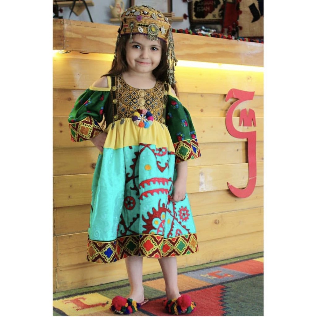 its_wss's tweet photo. Disney princess 

#saeed #saeeddesigne #Disney #afghangirl https://t.co/FCChoxd06k