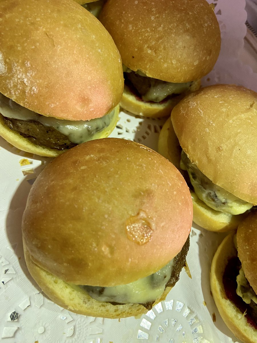 endofthebitumen's tweet photo. Terrific turnout tonight @QueenslandParl1 for @BeefAustralia’s #Brisbane roadshow & naturally the big drawcards were the delicious #beefcanapes & @OperaQueensland’s #classics & #countrymusic medley #cowraoke? #bothkindsofmusic #countryandwestern https://t.co/MBiMPIHgFX https://t.co/lPcKEI1AQg