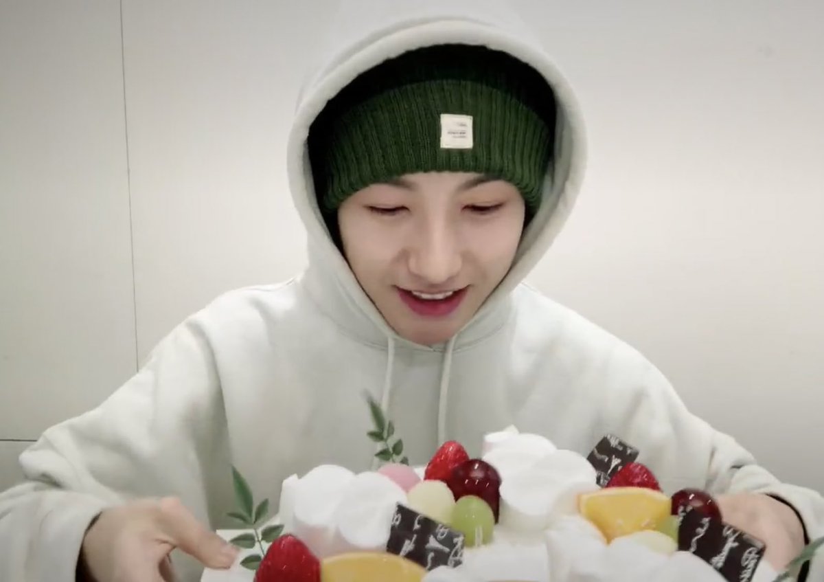yellow_rj323's tweet photo. 💚💚💚💚💚💚💚
#런쥔이란_영화의_스물두번째_장면 
#HAPPYRENJUNDAY https://t.co/wngGSsHH8M