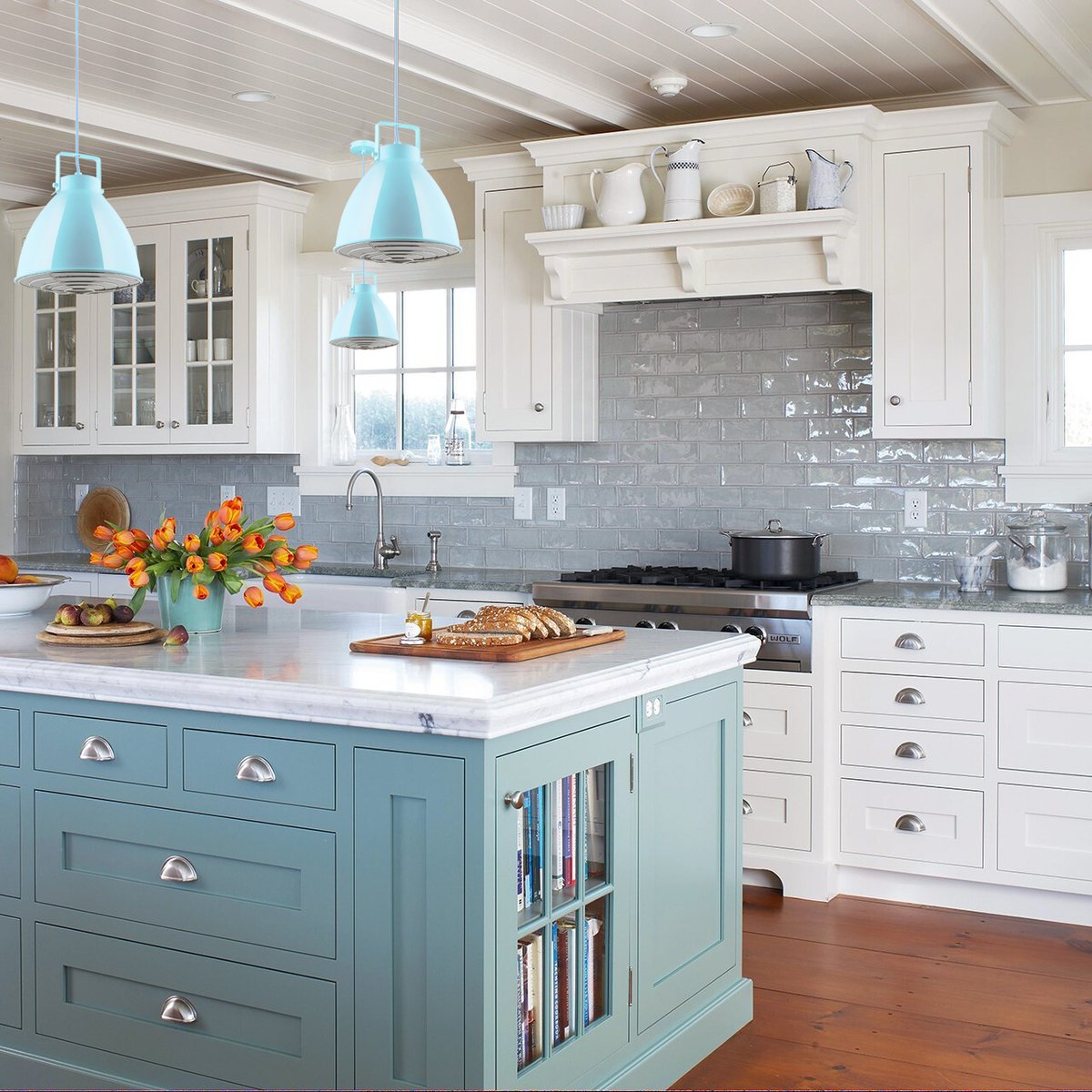 SunliteBulbs's tweet photo. Sunlite minimalist color #pendant light #fixtures are the perfect #lighting choice for your #kitchen's island #counter, #dining room and more. 

https://t.co/gDqnm35peH https://t.co/F9Yx8d2QNn