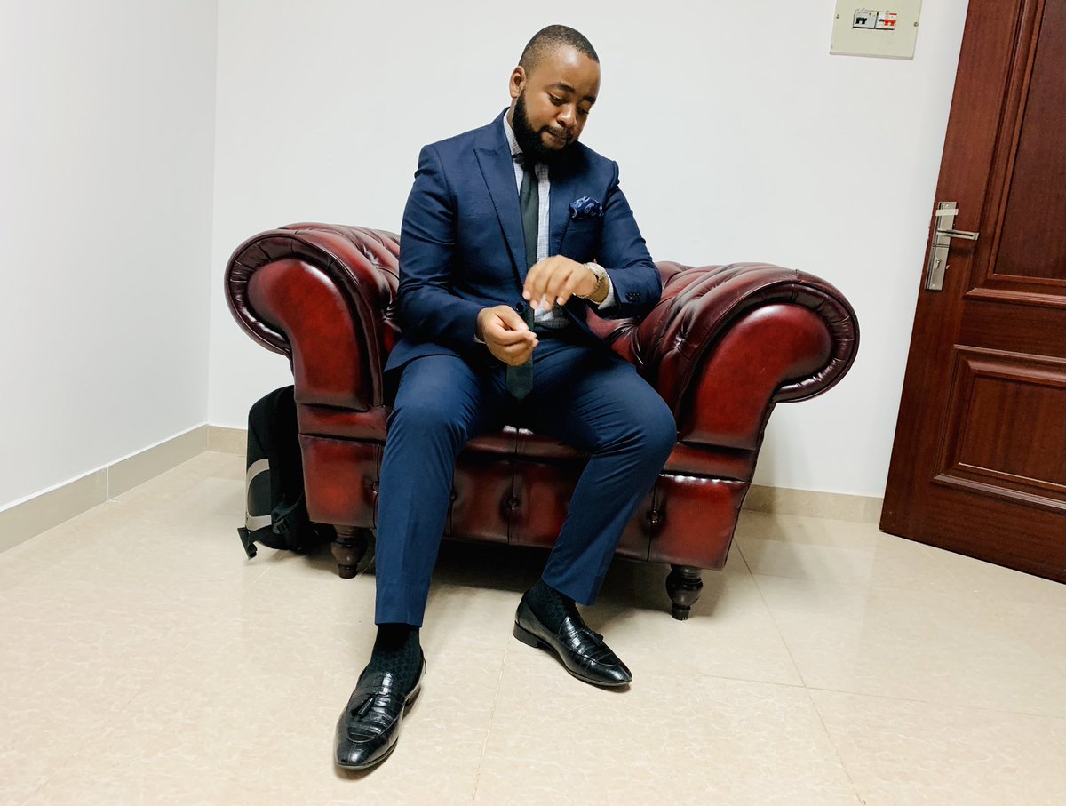 HugoYusuf's tweet photo. When you embrace change, some won’t be happy. They prefer the “old” you. The one they’re comfortable with. Don’t worry about what they say. Carry on doing what must be done. It’s your journey. If you’re living your life to please the Almighty, you’ve  nothing to worry about! https://t.co/ZKYGyqoQSR