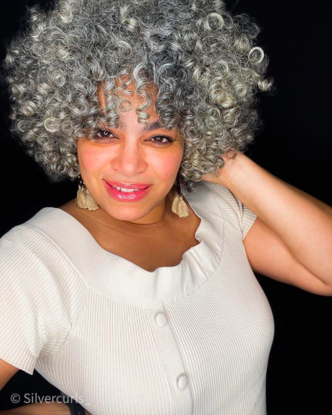 FIFTY_mag's tweet photo. Check out this trendy method called plopping to get more volume with your curly hair. Thank you to Heren for letting us use her image in our article! Read more below about life with curly hair: https://t.co/cp0a7XbB7p

#curlyhair #greyhair #curls https://t.co/1I5SuoTMgv