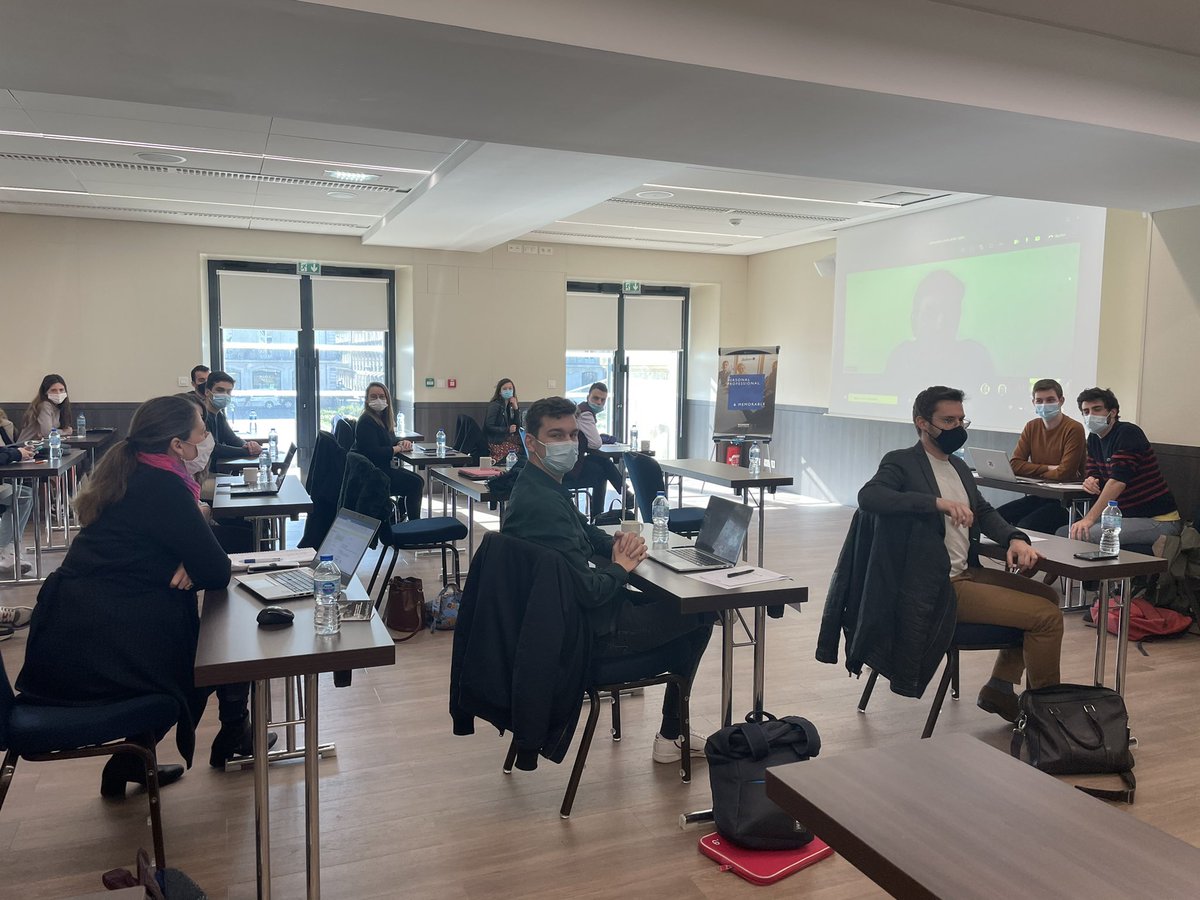 Audencia_MS_MCI's tweet photo. #Lex : Cette deuxième journée commence par l’intervention de M. @CostinBorc, Directeur de la zone Europe de l’Est et Afrique chez SNEF, ancien Vice Premier Ministre et Ministre de l’Économie en Roumanie ! https://t.co/9i2Tl16Klb
