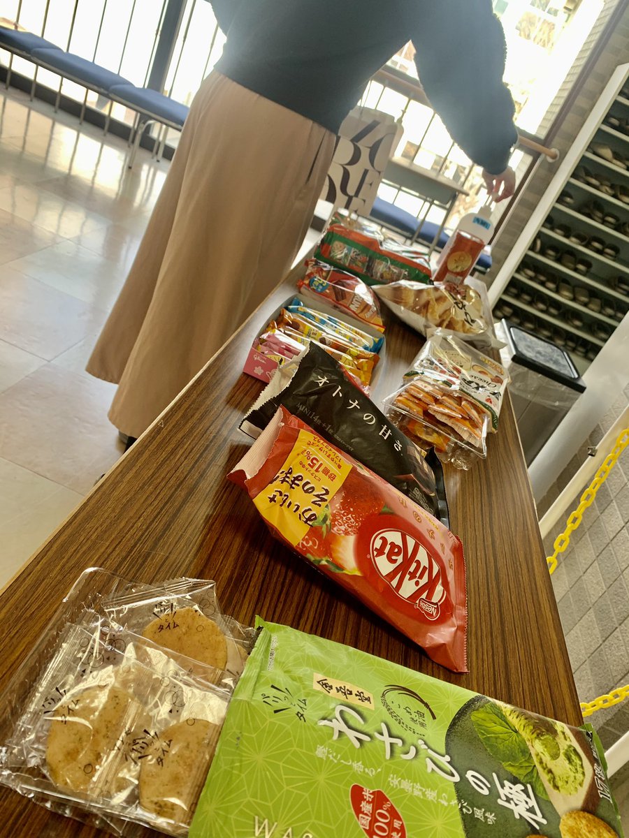 ccso_nwuss's tweet photo. 今日はOG.OBの方々も来てくださりました！
差し入れありがとうございます🙋‍♀️🙋‍♀️🙋‍♀️ https://t.co/HMKXWmYktM