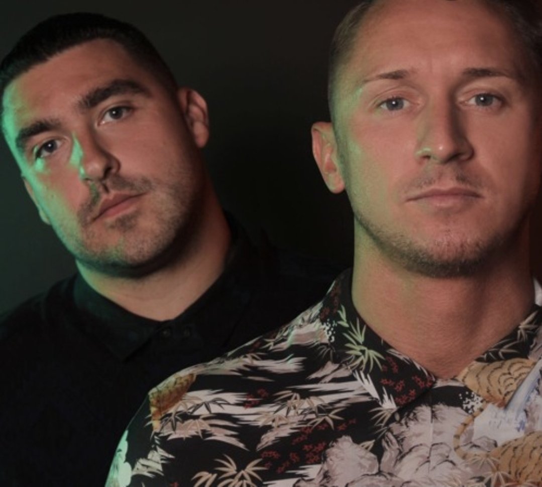 azzyman89's tweet photo. How have I only just realised now that Mike DI Scala from @CamelPhat is the same dude that started Ultrabeat back in the day!? Now that's what I call a LEGEND!! https://t.co/btHBVgzACt