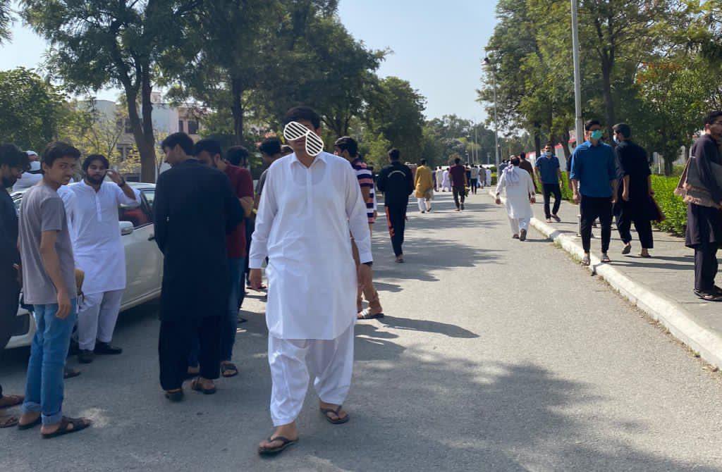 giki_man's tweet photo. 1/2
Complete Violation of SOPs in GIK Institute. Multiple Covid Cases within the institute being hidden from government. Classes being cancelled by teachers bcz they are ill but the admin won’t stop playing their hostelite card. 
@Shafqat_Mahmood 
@dcswabi 
@dcislamabad https://t.co/JCH4yTsvgN