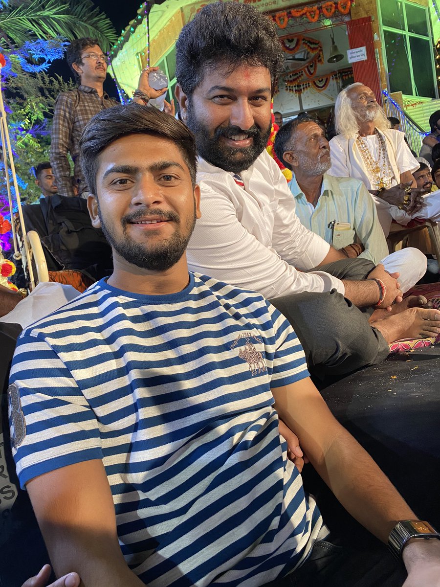 PrinceT29011026's tweet photo. ઉદાસી આશ્રમ પાટડી ખાતે ભવ્ય સંતવાણી ની મોજ ની એક જલક જીગ્નેશ કવિરાજ ,હકાભા ગઢવી ,નાનો દેરો ,ગમન ,સાંથલ ભુવાજી ,બ્રીજદાન ગઢવી સાથે moj. 
Jignesh Kaviraj Gaman Santhal Hakabha Gadhvi  Brijrajdan Ishardan Gadhavi ગમન ભુવાજી સાંથલ Devrajgadhvi Gadhvi https://t.co/lR5GFqU4mm