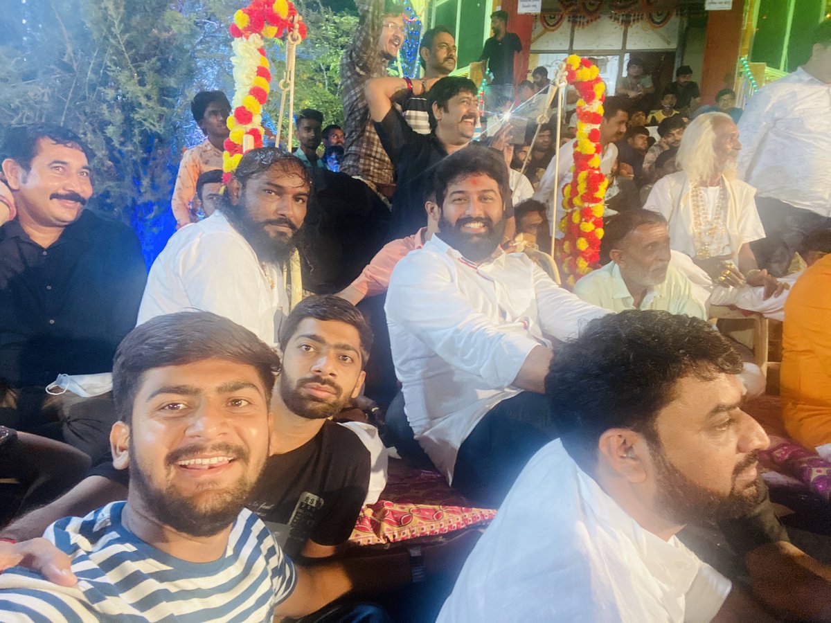PrinceT29011026's tweet photo. ઉદાસી આશ્રમ પાટડી ખાતે ભવ્ય સંતવાણી ની મોજ ની એક જલક જીગ્નેશ કવિરાજ ,હકાભા ગઢવી ,નાનો દેરો ,ગમન ,સાંથલ ભુવાજી ,બ્રીજદાન ગઢવી સાથે moj. 
Jignesh Kaviraj Gaman Santhal Hakabha Gadhvi  Brijrajdan Ishardan Gadhavi ગમન ભુવાજી સાંથલ Devrajgadhvi Gadhvi https://t.co/lR5GFqU4mm